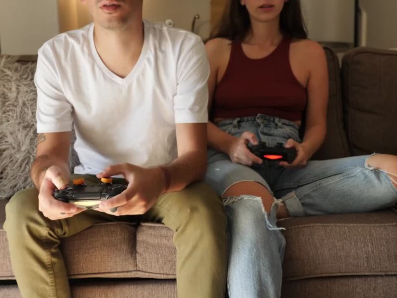 Kooperativne video igre kao „It Takes Two“ ili „Overcooked“ zbližavaju parove kroz timski rad i komunikaciju.