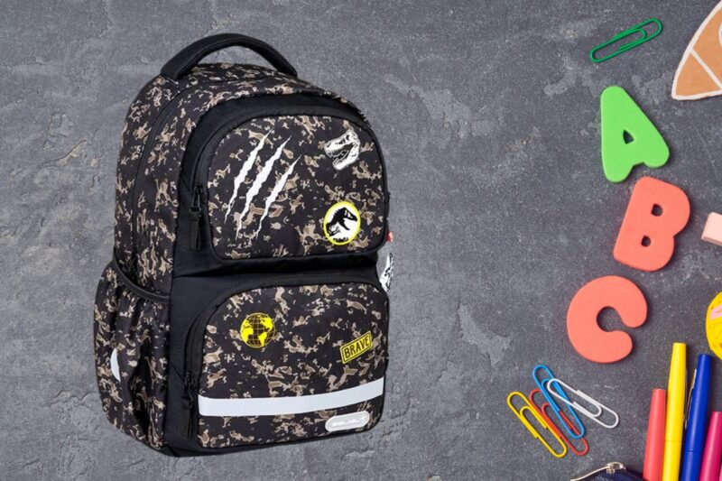 Belmil 338-36 Dinosaur World ranac na sivoj pozadini