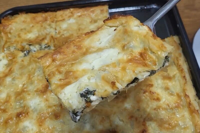 prikaz isečene pite sa blitvom i sirom